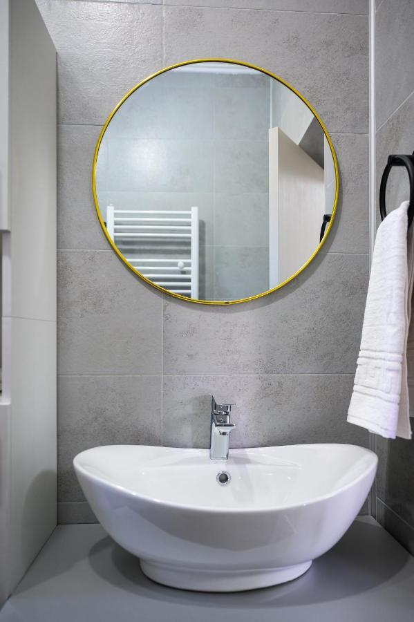 Apartament Nina House Târgu Jiu Zewnętrze zdjęcie