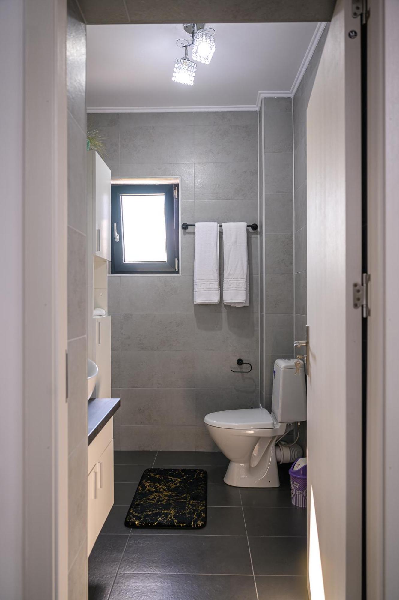 Apartament Nina House Târgu Jiu Zewnętrze zdjęcie
