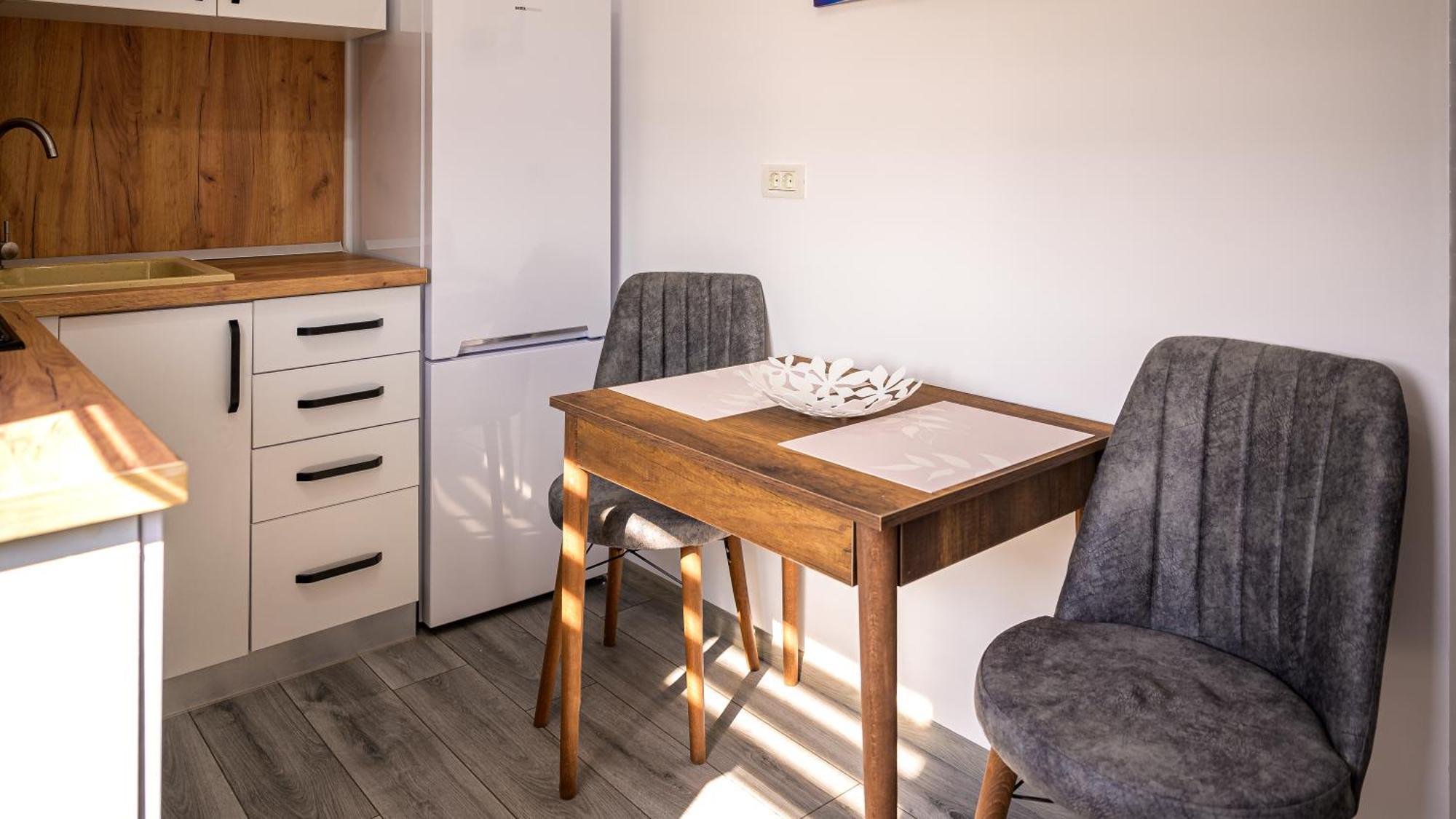 Apartament Nina House Târgu Jiu Zewnętrze zdjęcie